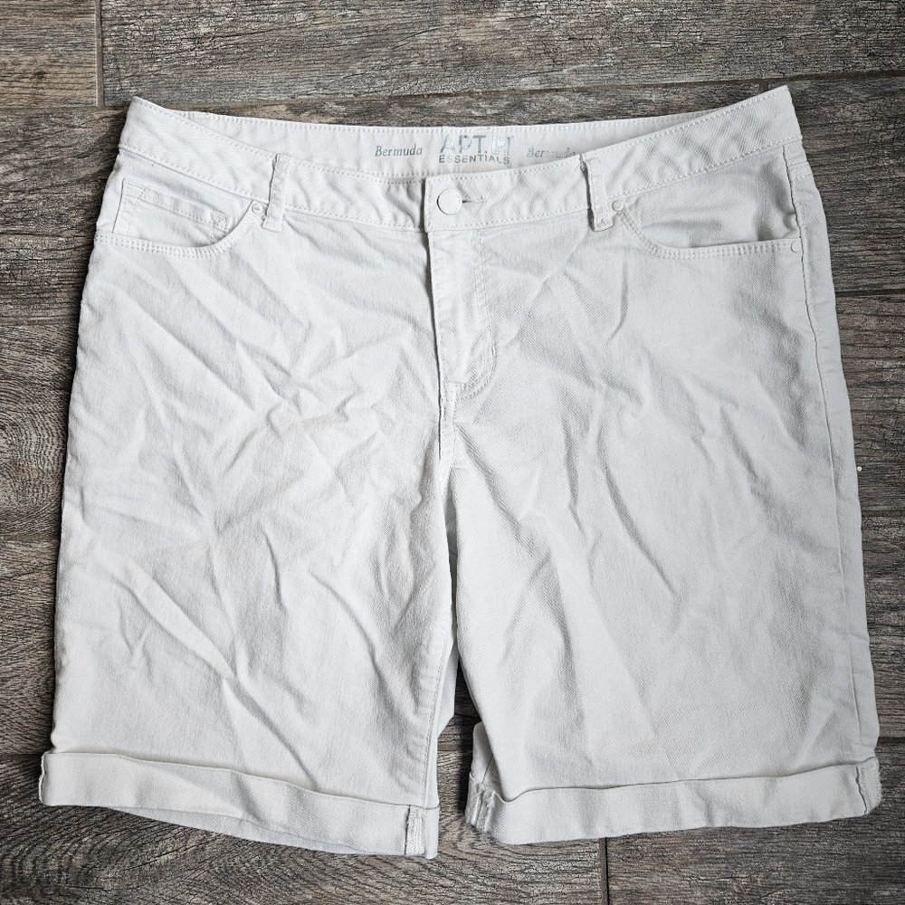 Apt. 9 White Bermuda Shorts